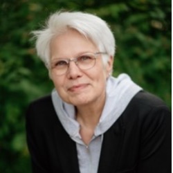 Petra Smietanka  Petra Smietanka